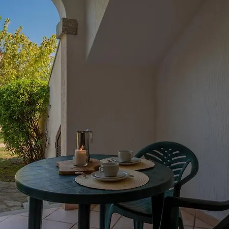 Apartament Simple Gem Of Le Dimore Di 1 Bedroom Sleeps 2 Budoni